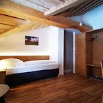 & Zur Post Hotel Wallgau