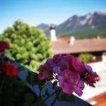 & Zur Post 3*