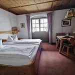 Hotel & Zur Post Wallgau