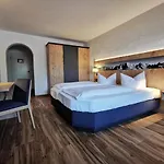 Hotel & Zur Post