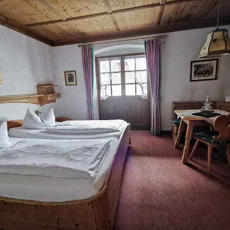Hotel & Zur Post Wallgau