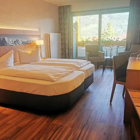 Hotel & Zur Post 3*