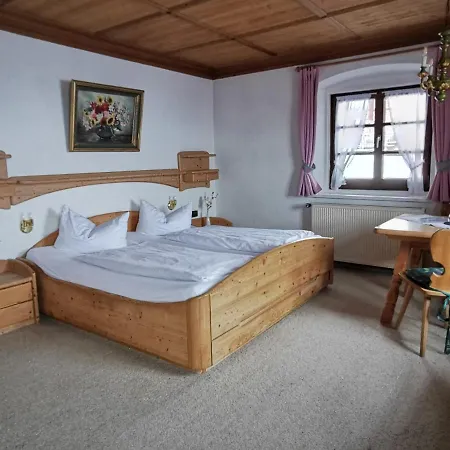 Hotel & Zur Post Wallgau