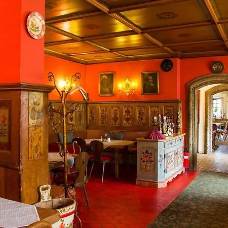 Hotel & Zur Post Wallgau