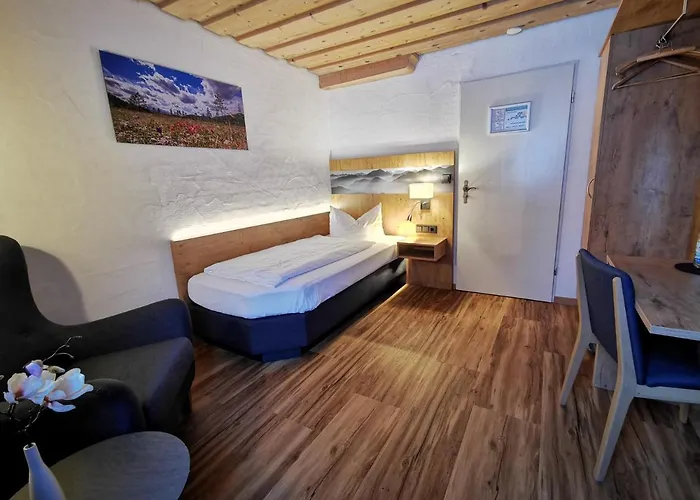 & Zur Post Hotel 3*