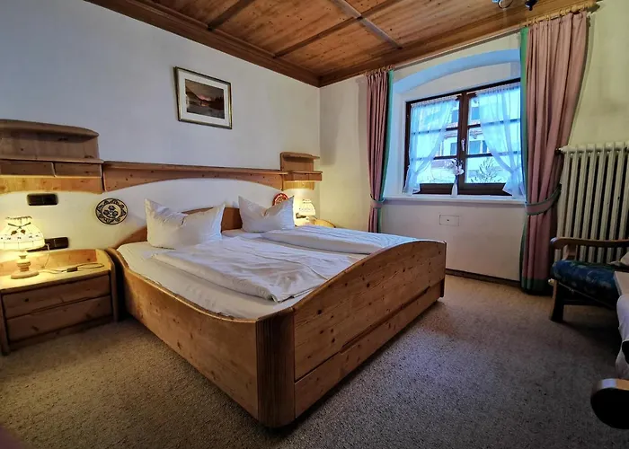 & Zur Post Hotel 3*